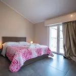 Porta Galileo L Comfort & Parking 3* Parma