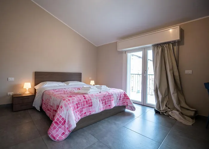 Porta Galileo L Comfort & Parking 3* Parma