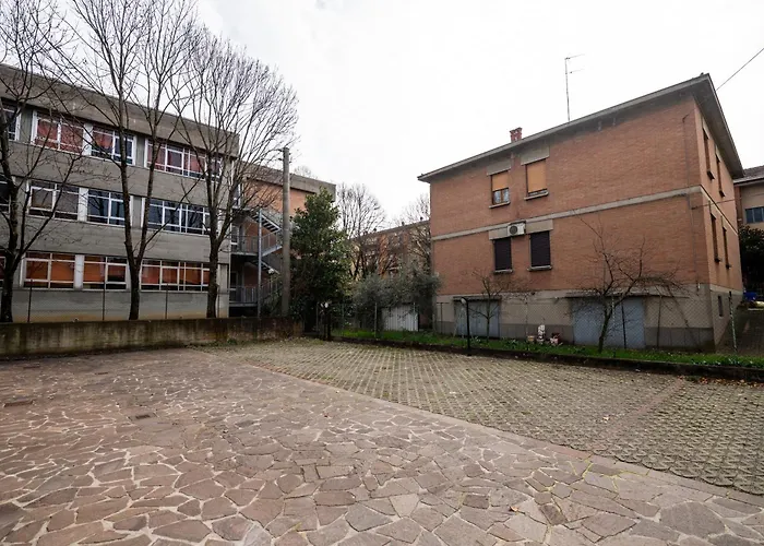 Porta Galileo L Comfort & Parking 3* Parma