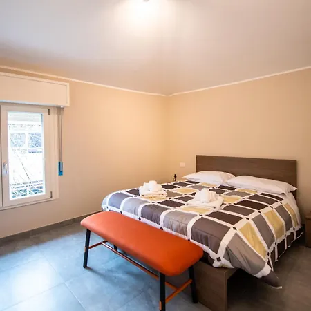 350 M Da Ospedale Maggiore L Parcheggio Prive L Guest house *