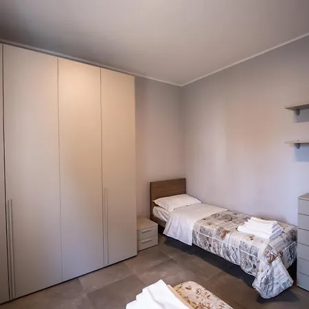 Porta Galileo L Comfort Rooms&parking Pensión Parma
