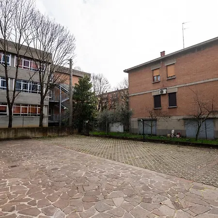 Porta Galileo L Comfort Rooms&parking 3* Parma